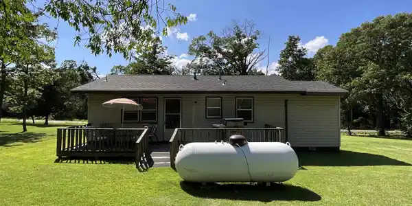 Image 3: With Deck, Back View