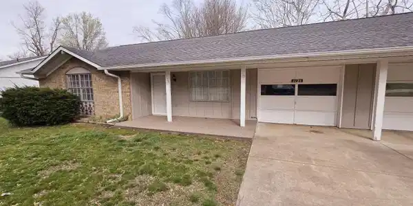 1125 MEADOWBROOK DRIVE