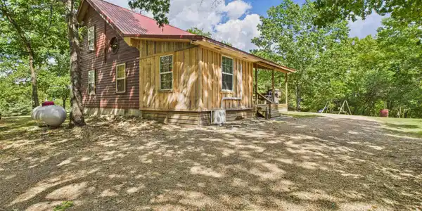 379 THOUSAND OAKS DRIVE