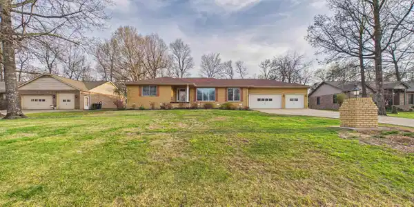 387 BAYPOINT DRIVE