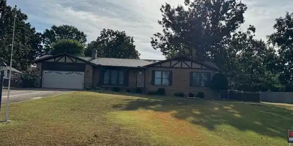 196 KINGSBERRY DRIVE