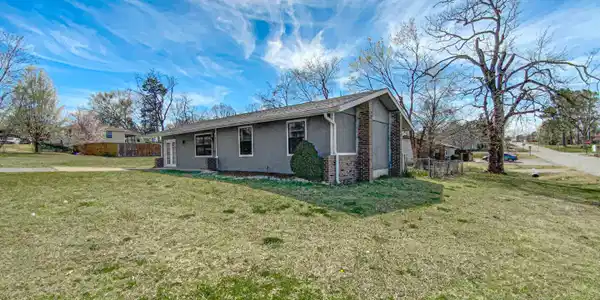 701 SUMMERHILL DRIVE