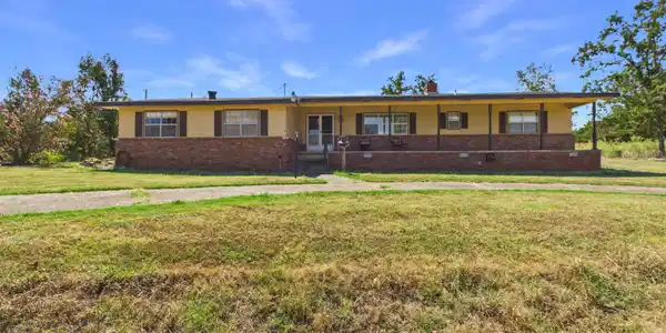 205 LINWOOD DRIVE