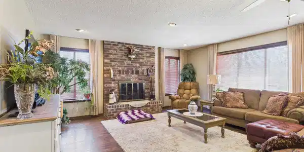 107 WOODLAND AVENUE