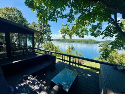 258 FERNCLIFF POINT