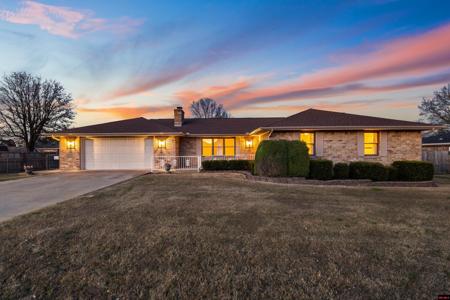 1515 PINE TREE LANE