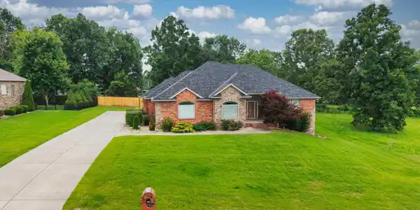 214 S SHEEKS DRIVE
