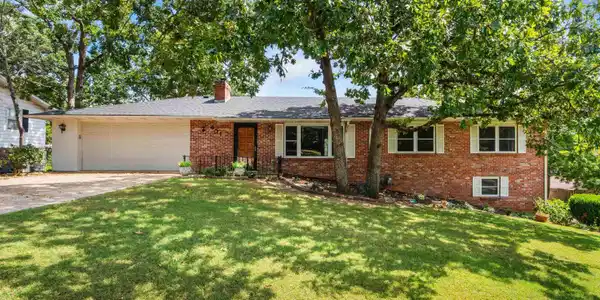 401 WESTWOOD DRIVE