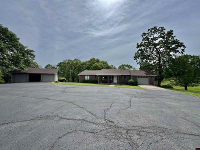 1923 E HWY 202