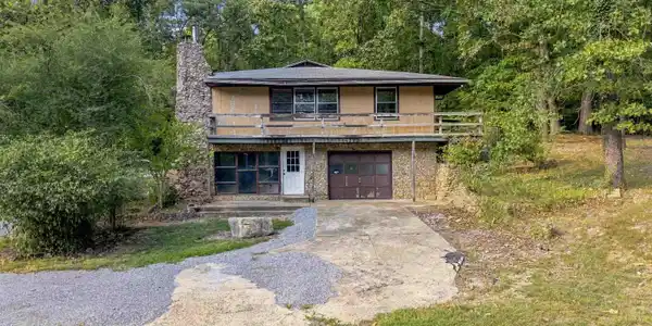 542 CAPEWOOD LANE