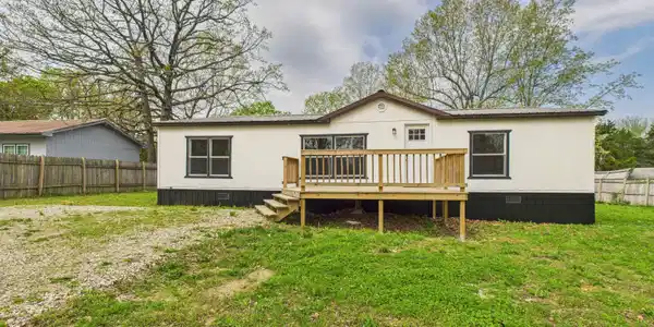 418 TIMBERLANE ROAD