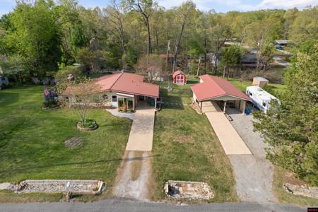 808 BETTY JEAN LANE