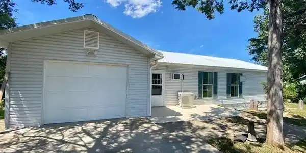 73 W PIPER LANE