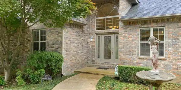1722 BRENTWOOD DRIVE