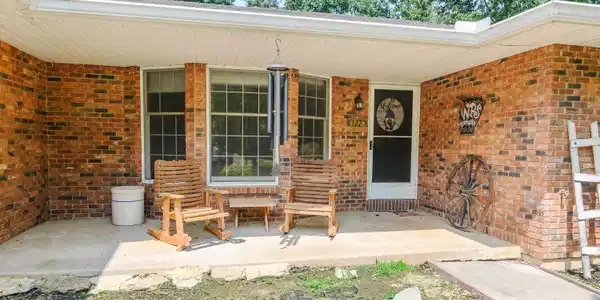 127 KINGWOOD CIRCLE
