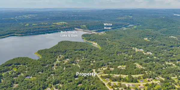 Image 1: Close to lake & river access