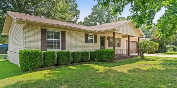1120 RAMBLE LANE