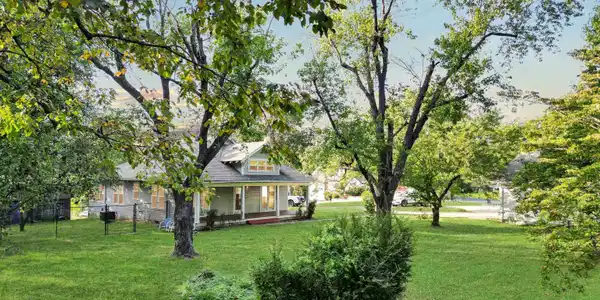 308 W 6TH STREET