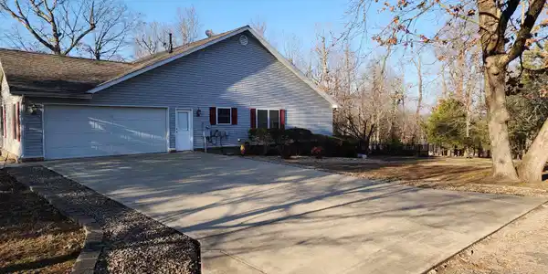 114 OVERHILL DR