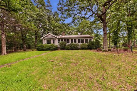 692 SHORECREST DRIVE
