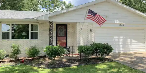 1705 JOHNS DRIVE