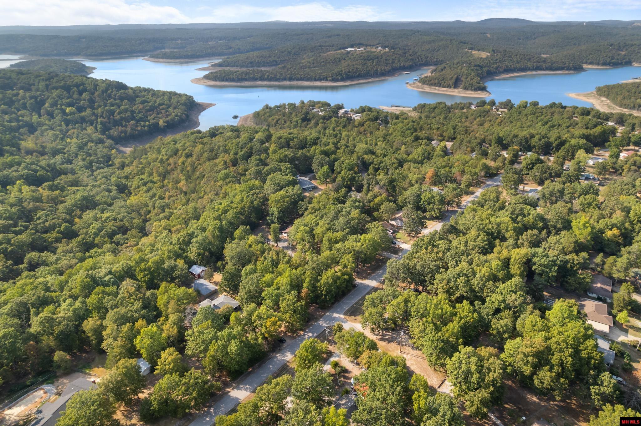 Image 2: .5 mile from lake and boat ramp access