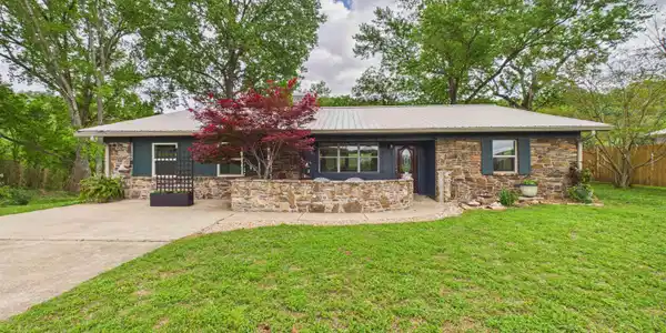 2752 RIVERVIEW DRIVE