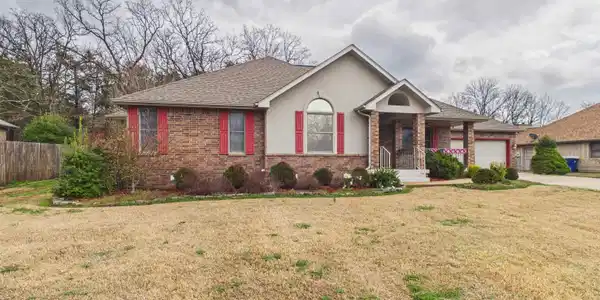 407 HOLLY GROVE DRIVE