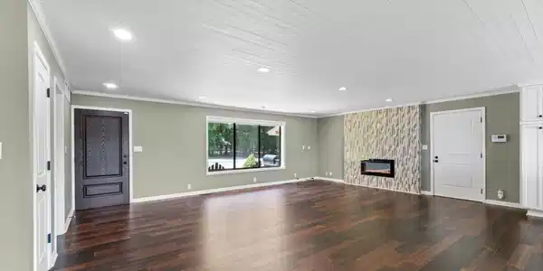 270 FERNCLIFF POINT