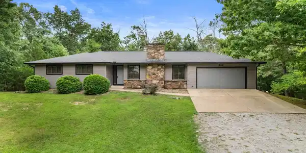 208 LAKEVIEW DRIVE