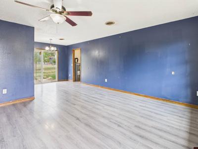 404 LAKESHORE ROAD