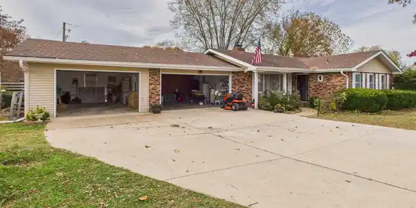 936 WAVERLY ROAD
