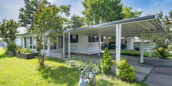 33 NORA COURT
