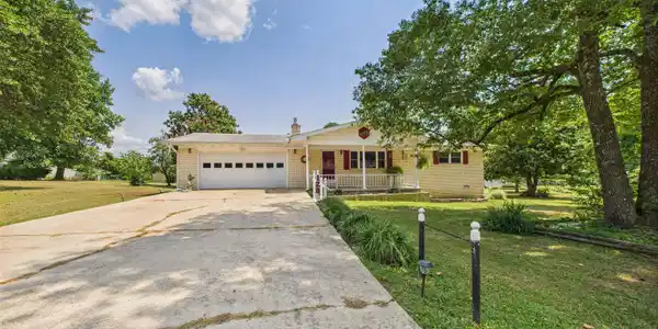 128 SUNSHINE CIRCLE