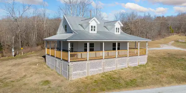 398 DONKEY TRAIL