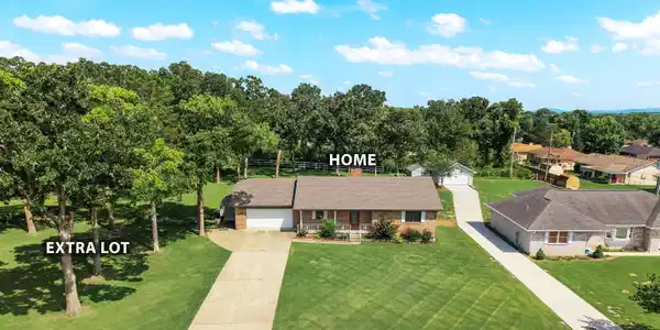 1207 PINE TREE LANE
