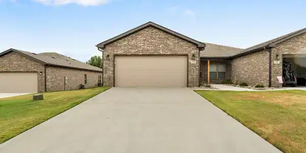 322 TURNBERRY COURT