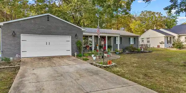 212 RIDGECREST DRIVE