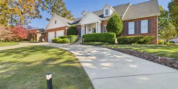 614 LEATHERWOOD DRIVE