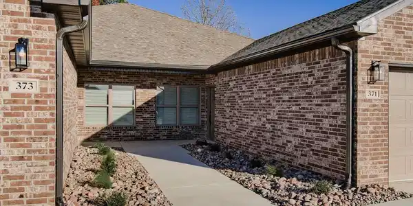 373 TURNBERRY COURT
