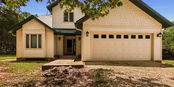 107 LAPALOMA CIRCLE