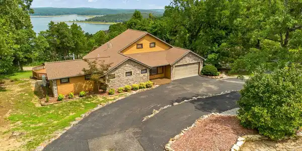 236 CRESTLINE DRIVE