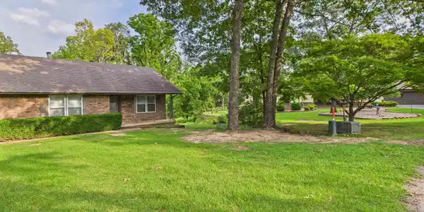 1199 PEBBLECREEK DRIVE
