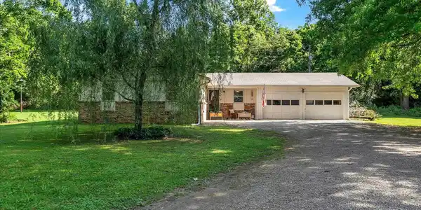 909 TIPTON PLACE