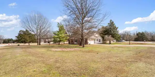 180 CONTEMPORARY DRIVE