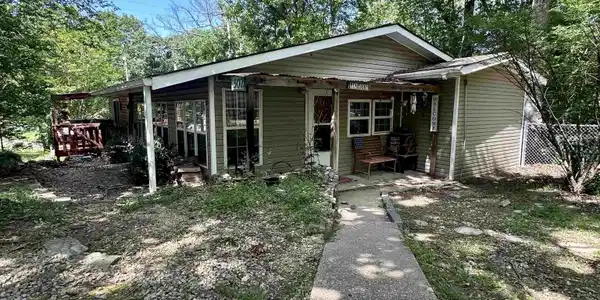 502 SHORECREST DRIVE