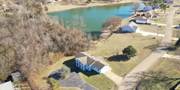 160 SPRING LAKE DRIVE