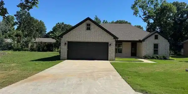 1351 HAMPSHIRE CIRCLE