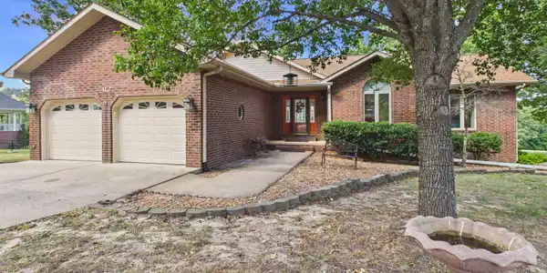 412 AIRPARK RD