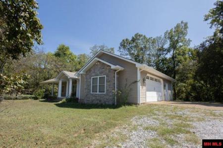440 RIVERSIDE DRIVE